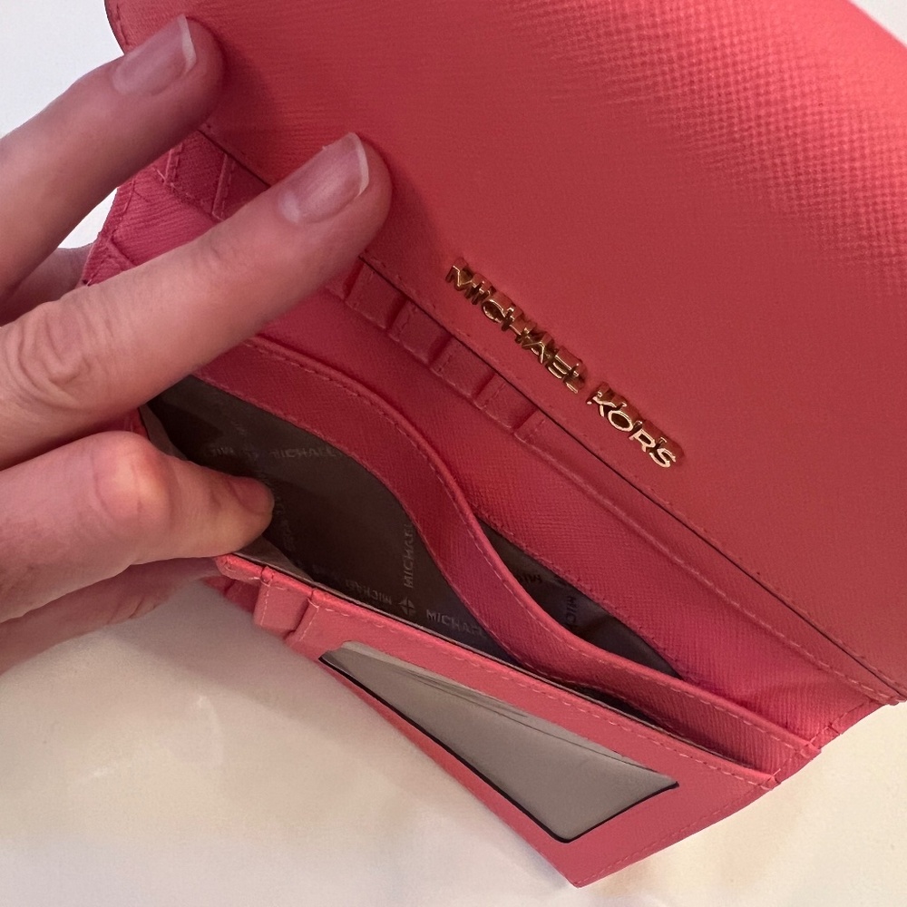 Michael Kors Jet Set Travel Large Trifold Wallet Grapefruit Pink - Picture 13 of 16